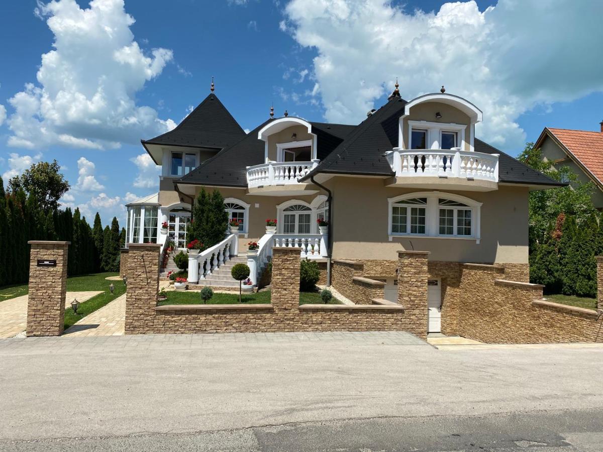 Panka Vendeghaz Emeleti Apartment Balatonboglár Exterior photo