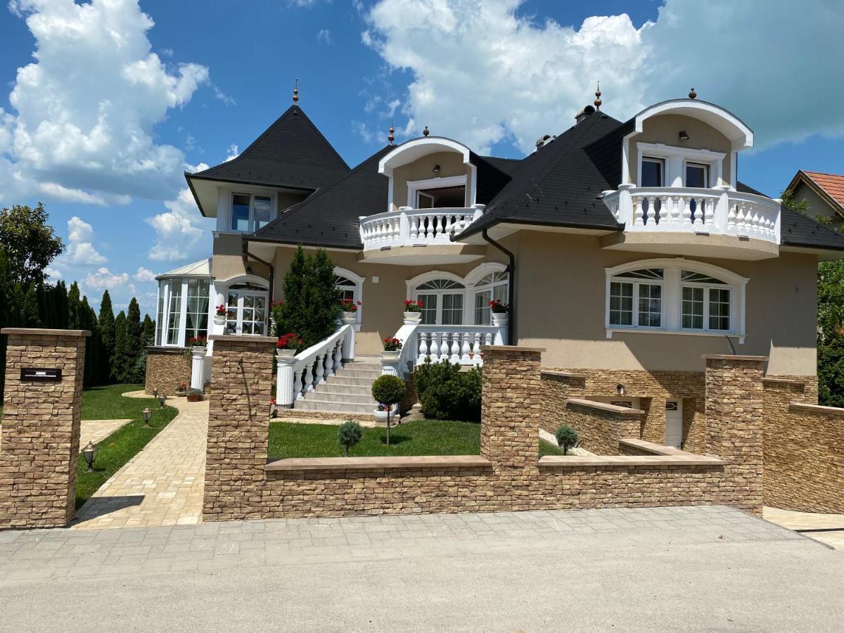 Panka Vendeghaz Emeleti Apartment Balatonboglár Exterior photo